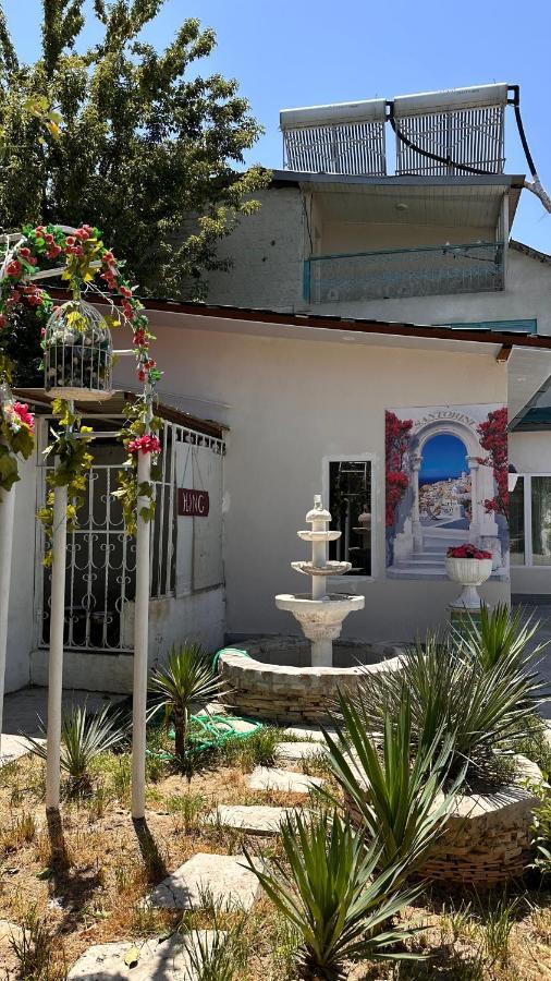 Santorini Hotel & Hostel Yerevan Exterior photo