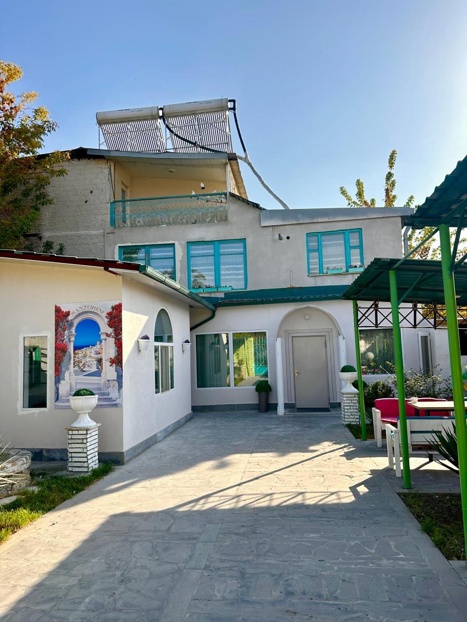 Santorini Hotel & Hostel Yerevan Exterior photo
