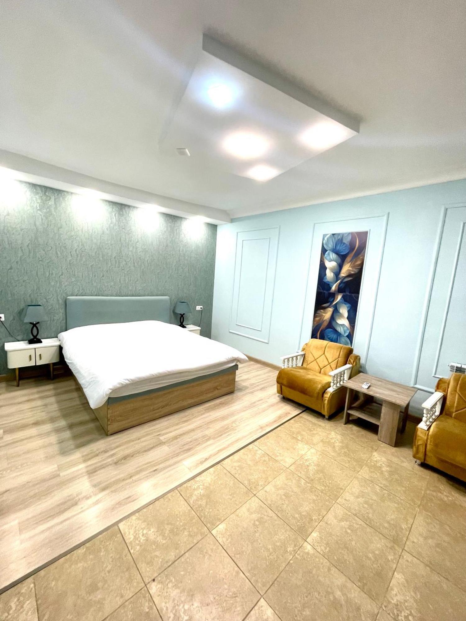 Santorini Hotel & Hostel Yerevan Exterior photo